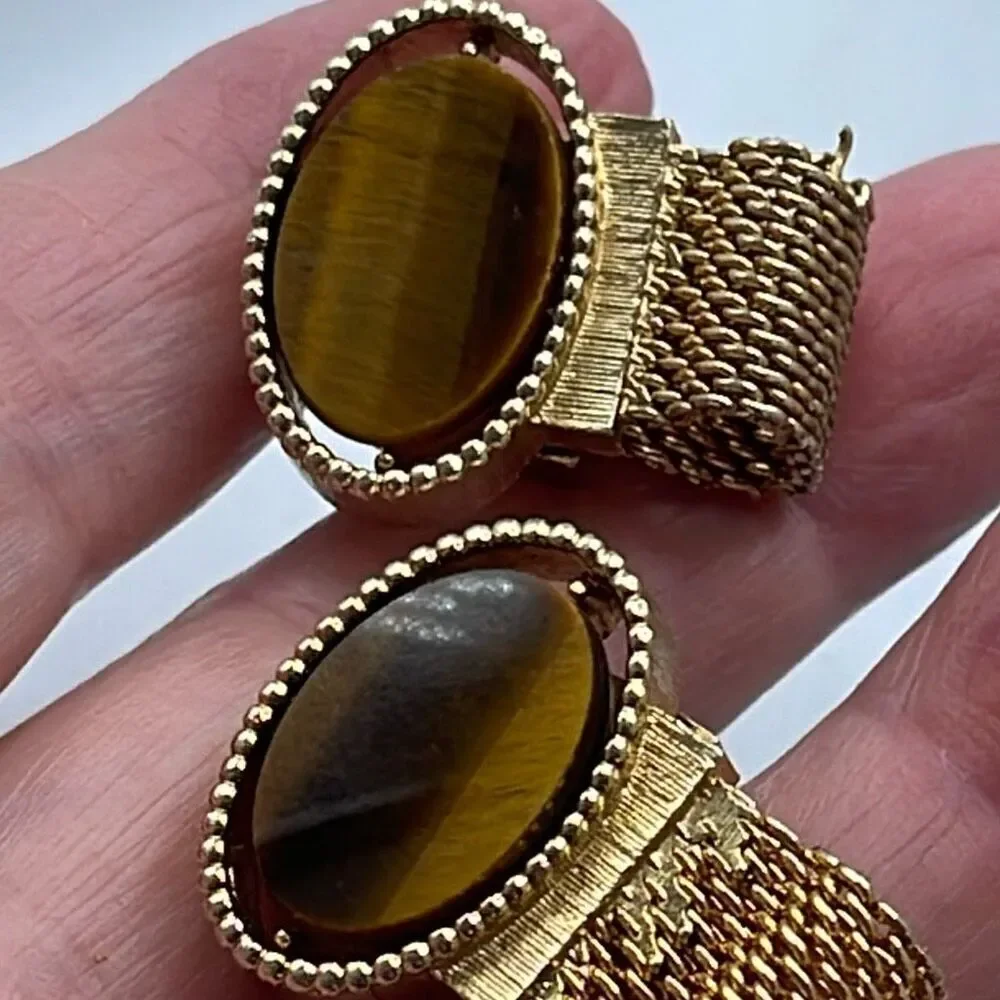 Vintage Tiger eye wrap around cuff links.
